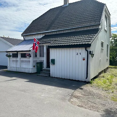 בית אירוח Family With Parking Possibility Lillestrøm