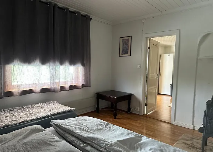 Family With Parking Possibility Habitación en casa particular *